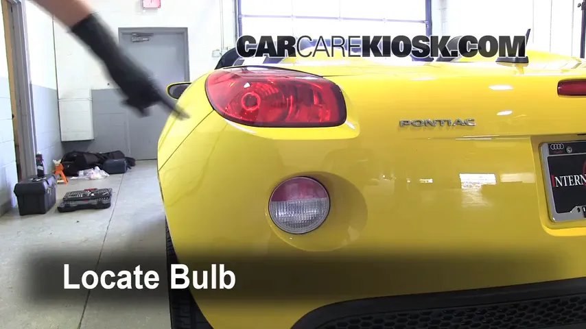 2007 Pontiac Solstice 2.4L 4 Cyl. Lights Tail Light (replace bulb)